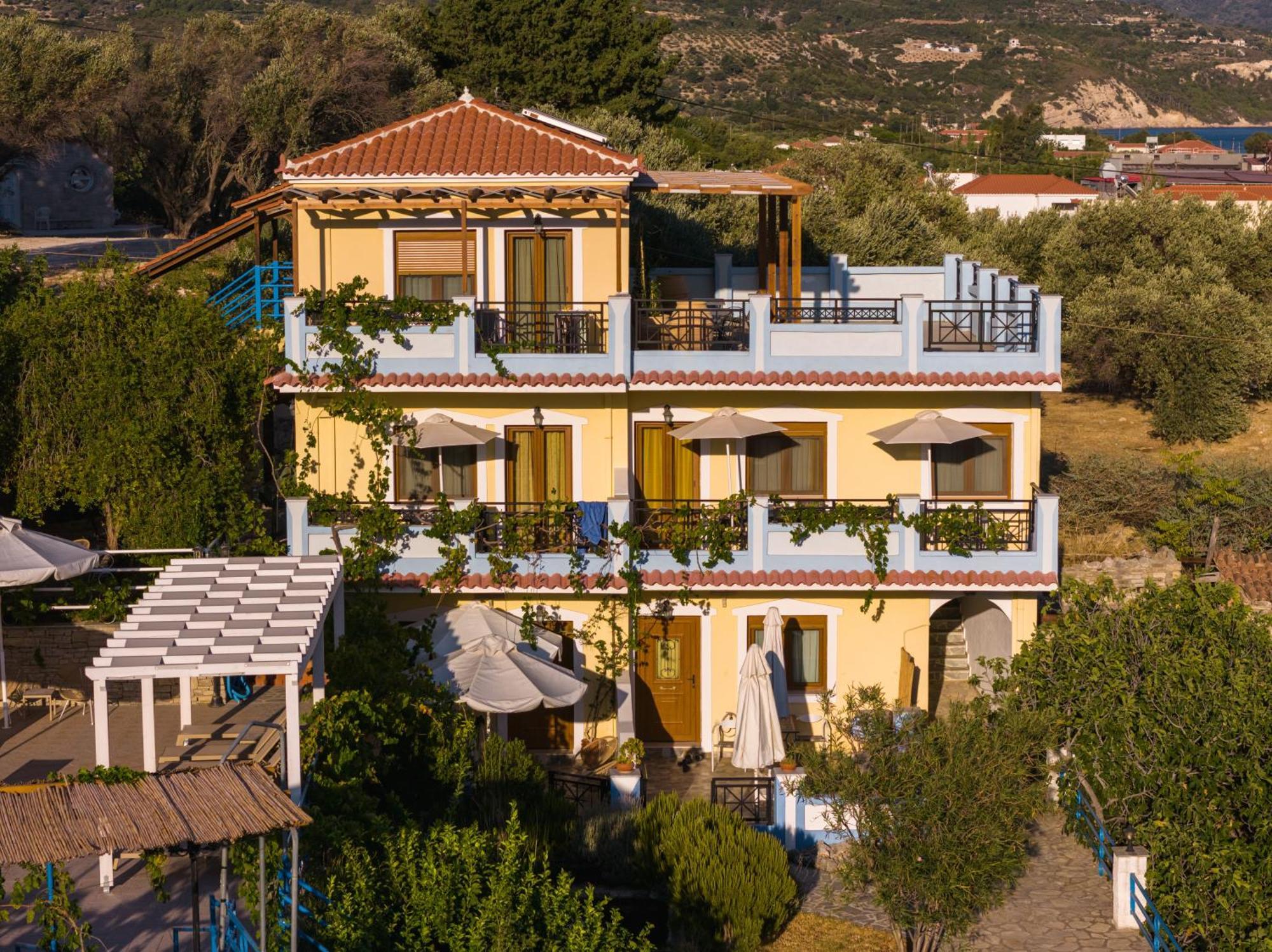 Pantheon Apartments & Studios Marathokampos Exterior photo